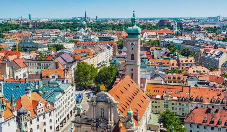 Puente de Constitución a Munich
