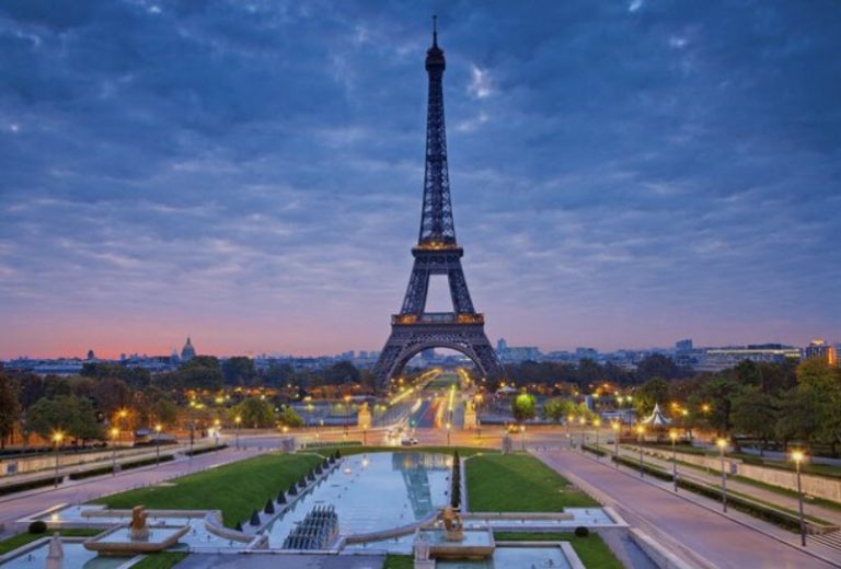 Puente de Constitución a París